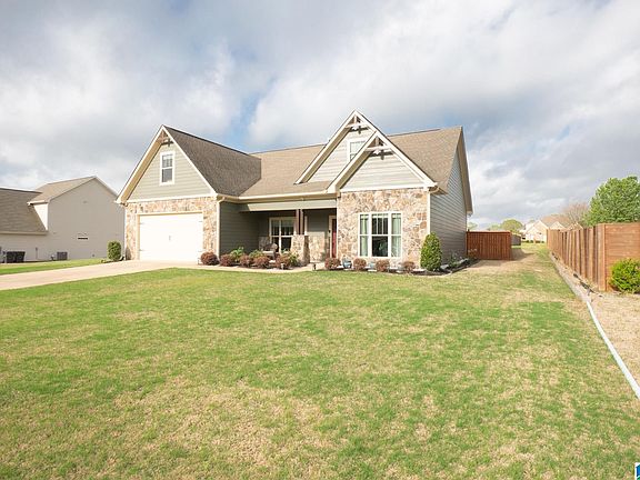 3rd image of 329 Farmingdale Ln