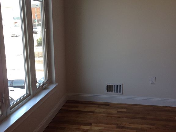 5th image of 230 Lamberts Ln