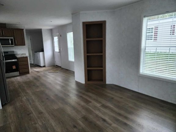 3rd image of 32 Cassie Lane