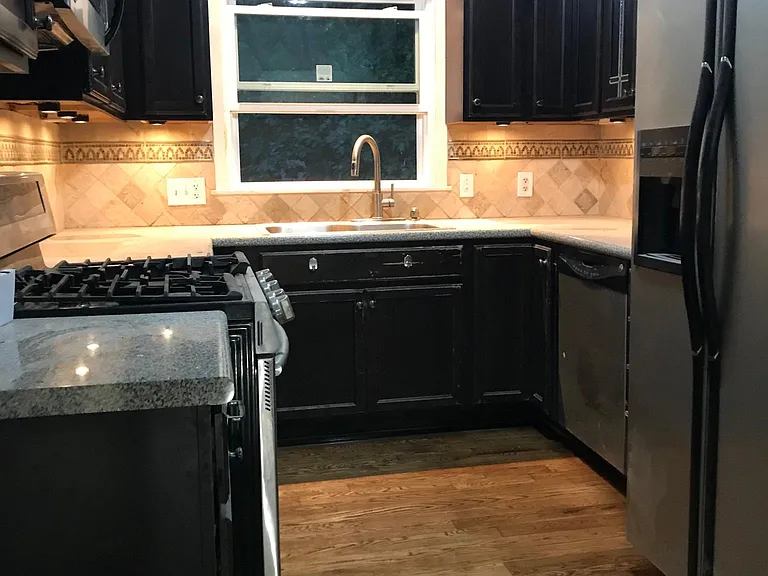 Updated Kitchen with all stainless steel appliances!