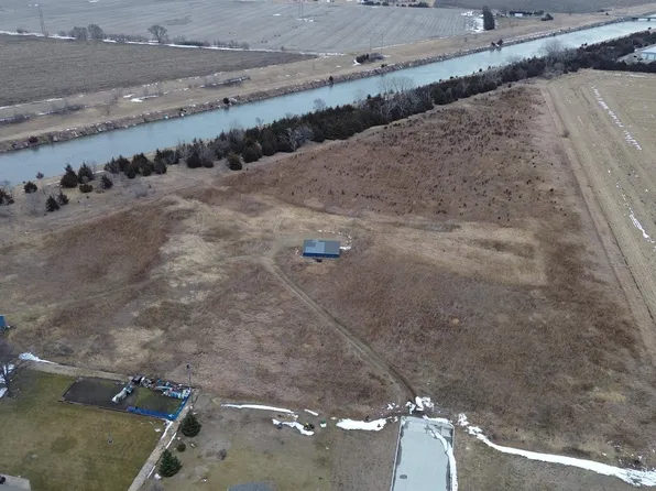 15-17 1e Point SW, Columbus, NE 68601