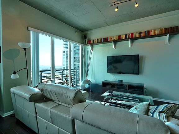 5th image of 133 NE 2nd Ave APT 2303