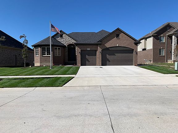 3rd image of 46315 Terrace Dr