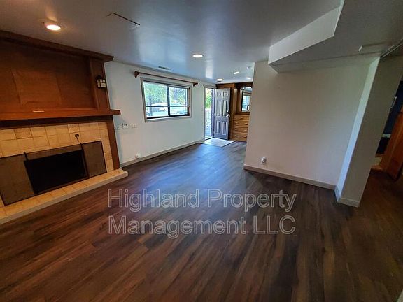 5th image of 1705 NE Wheatland Dr APT B