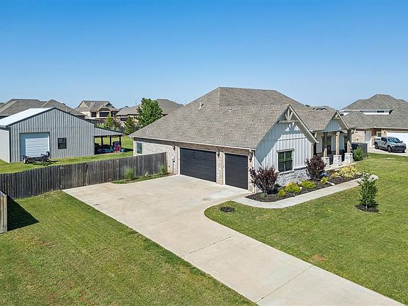 3rd image of 6140 Amberly Dr