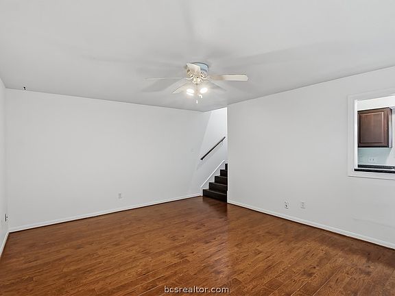 5th image of 1411 Hawk Tree Dr