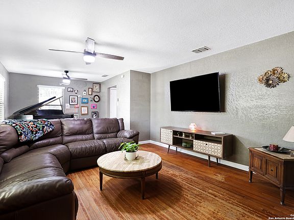 3rd image of 2602 Tillie Dr