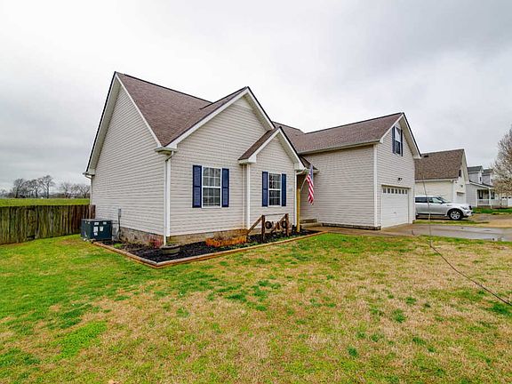 2nd image of 1206 Snoopy Dr