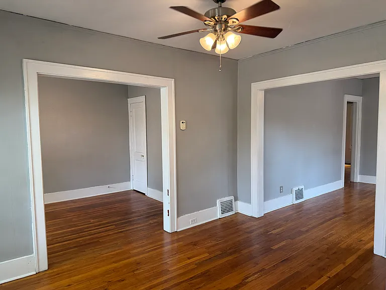 1052 Beaconsfield Ave — Photo 7
