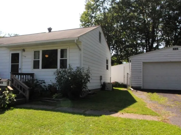 153 Oakwood St, Ravenna, OH 44266