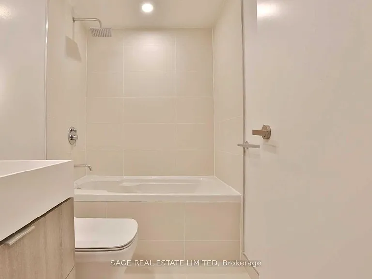 5 Soudan Ave #914 — Photo 5