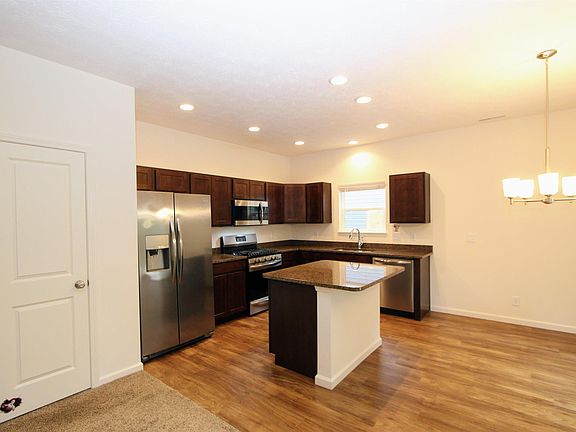5th image of 3390 Marlton Ct