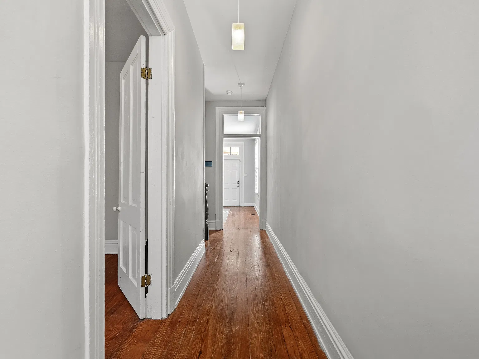 2512 E Leigh St — Photo 3
