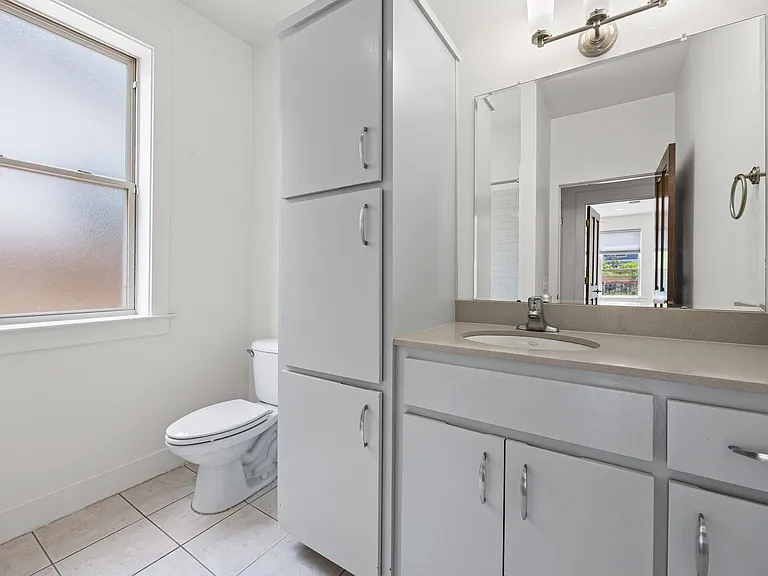 1301 San Bernard St — Photo 21