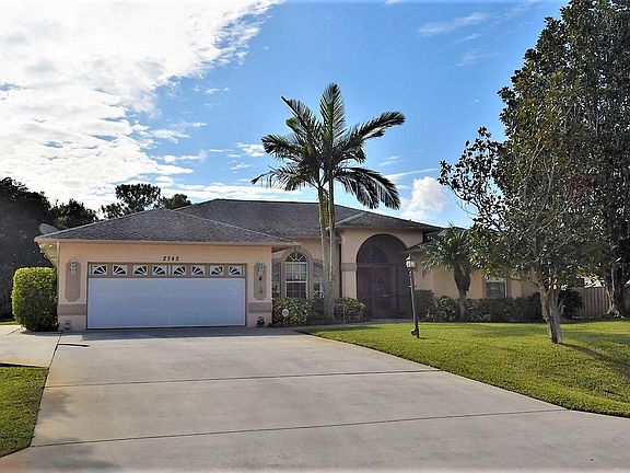 4th image of 2742 NW Florida Ave