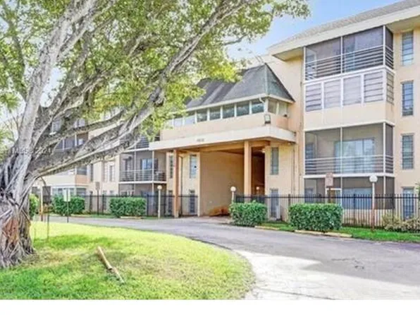4848 NW 24th Ct APT 209, Lauderdale Lakes, FL 33313
