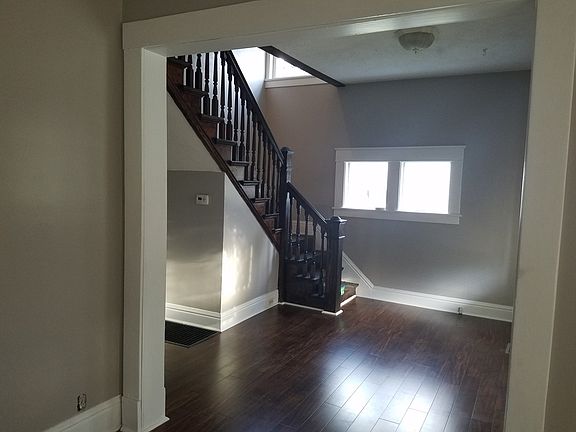2nd image of 836 Edwardsburg Ave