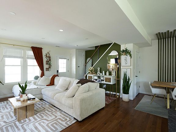 3rd image of 1136 Lockbourne Rd