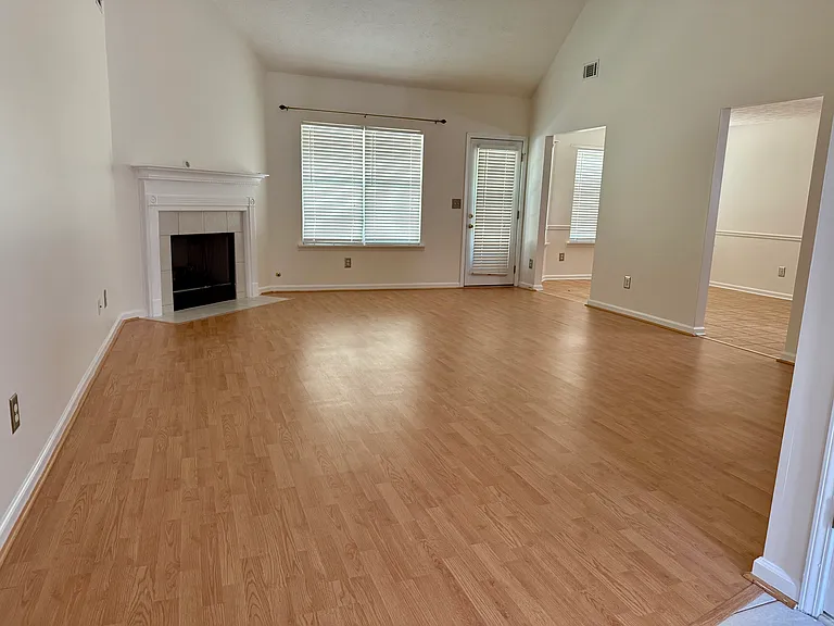 4314 Lock Ness Ln — Photo 6