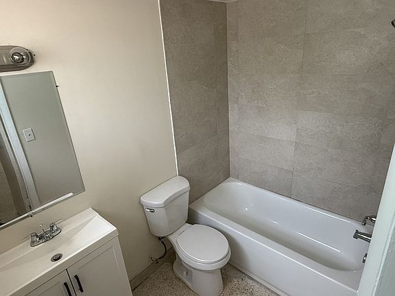 5th image of 1502 N Federal Hwy APT 1
