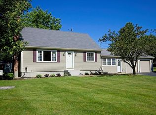 4 Virginia Dr, Hudson, NH 03051