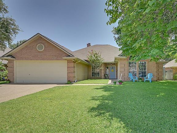2nd image of 6307 Meadowmere Ln