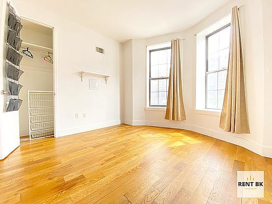 4th image of 275 Halsey St #1F
