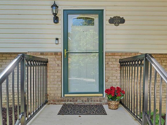 4th image of 309 Woodbine Dr