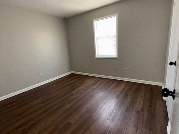 5th image of 112 N Bond Ave #1
