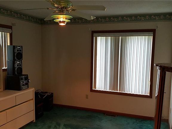 5th image of 207 Hiawatha Trl