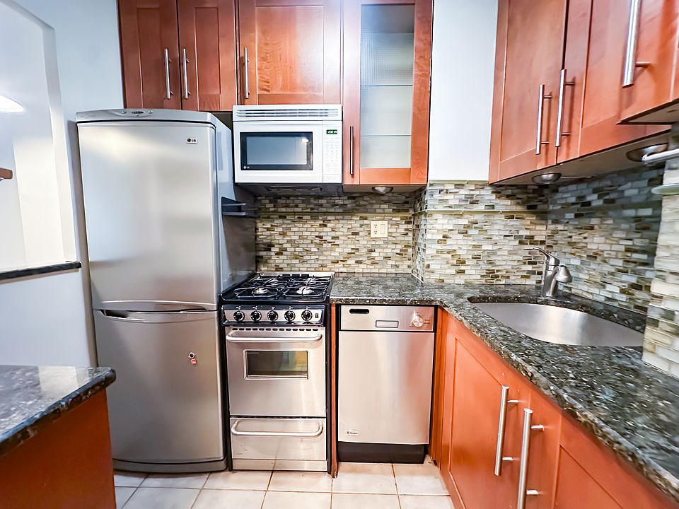 1st image of 301 E 22nd St #2HH