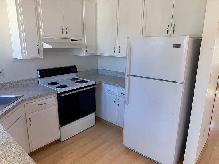 5255 Cass St #4 — Photo 10