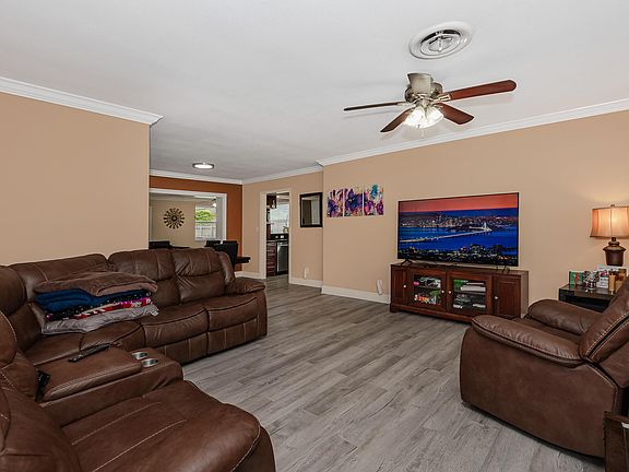 2nd image of 1820 N 46TH Avenue