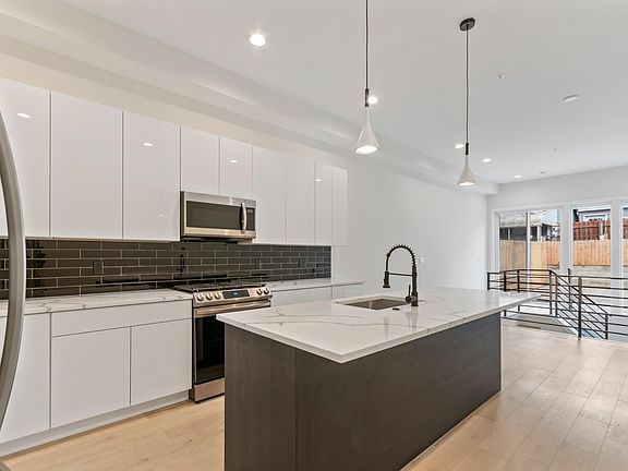 3rd image of 2218 Trenton Ave #1