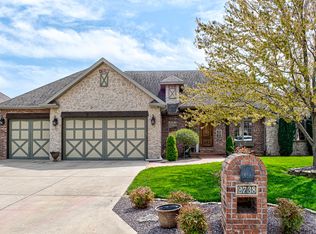 2738 E Woodford St, Springfield, MO 65804