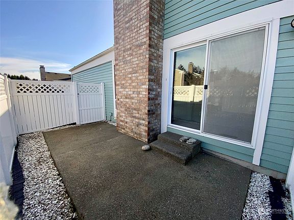 3rd image of 8616 Onyx Drive SW #A