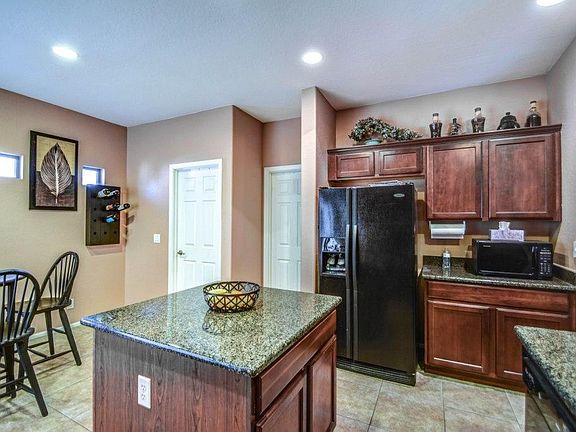 3rd image of 4229 E Linda Ln