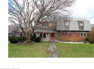 992 Smithfield Rd, Belgrade, ME 04917