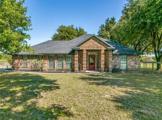 215 Robins Ln, Combine, TX 75159