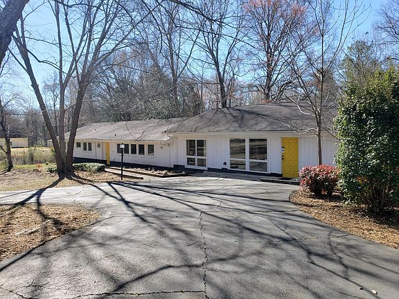 3rd image of 8315 Cedarbrook Dr