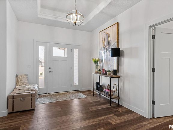 3rd image of 6452 Fairhaven Ct