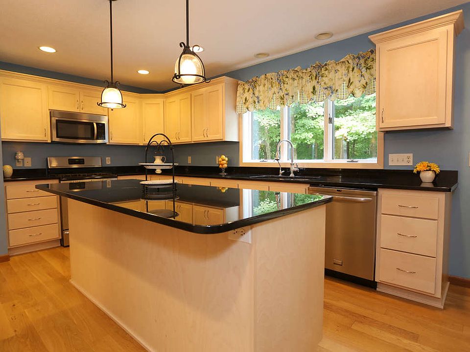 1st image of 2975 Autumn Woods Dr