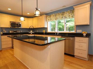 2975 Autumn Woods Dr, Chaska, MN 55318