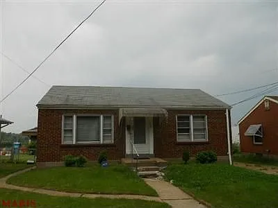 1908 Switzer Ave photo 1