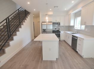 7157 S La Cienega Blvd, Los Angeles, CA 90045
