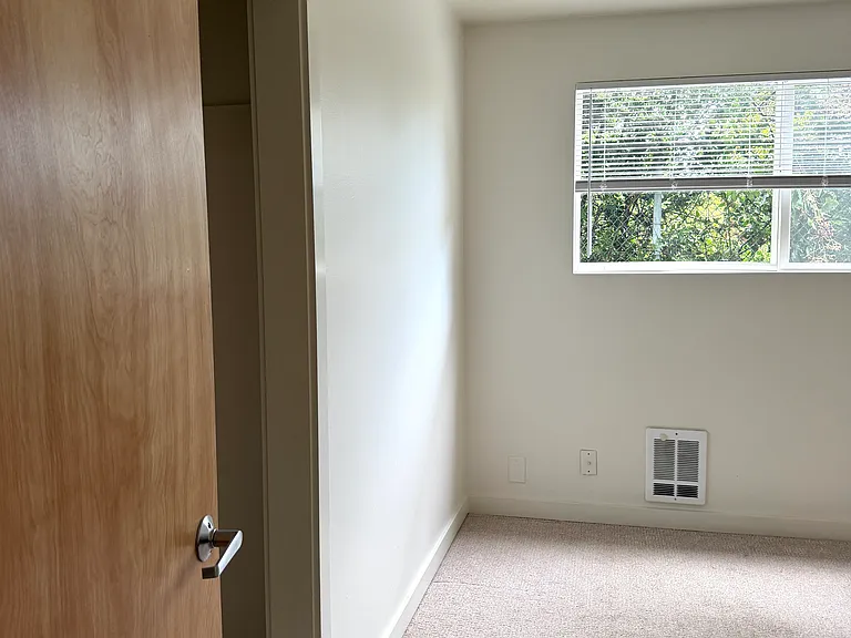 312 28th Ave S #B — Photo 15