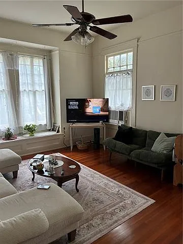 1 bed, 1.0 bath, 881 sqft, $1,300 — Photo 4