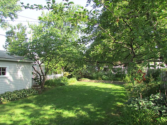 3rd image of 1613 E Windemere Ave