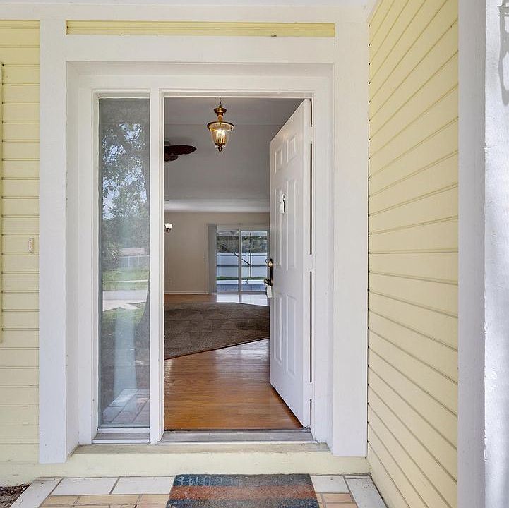 1st image of 68 E Diamond Dr