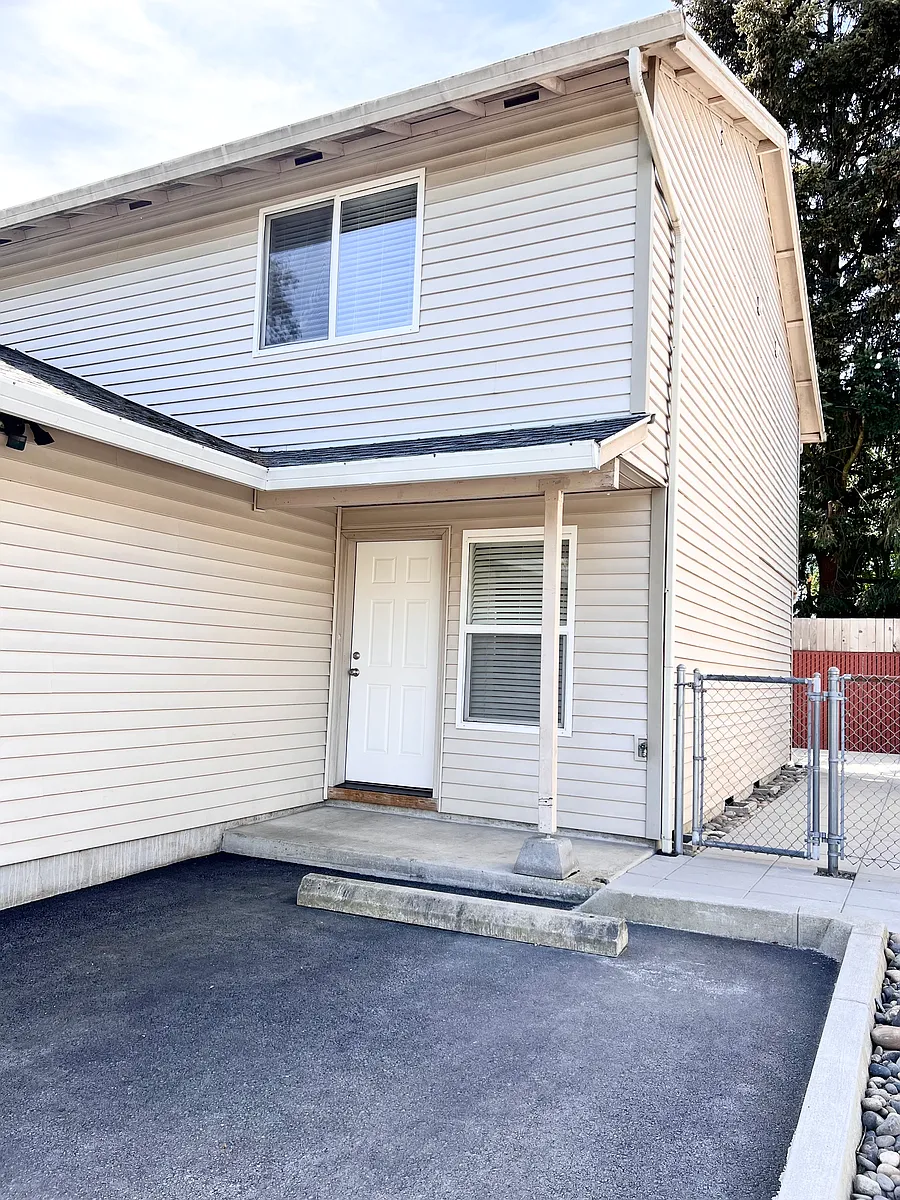 Building Photo - 2314 Stapleton Rd #2314